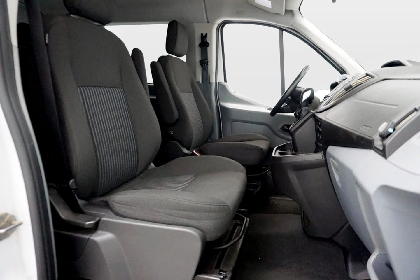Used 2016 Ford Transit 150 XL RWD image 20