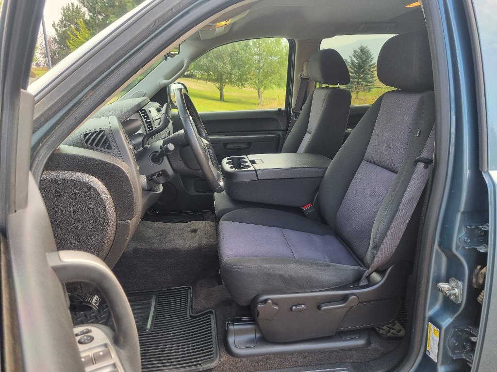 Used 2011 Chevrolet Silverado 1500 LT w/ All-Star Edition AWD/4WD image 12
