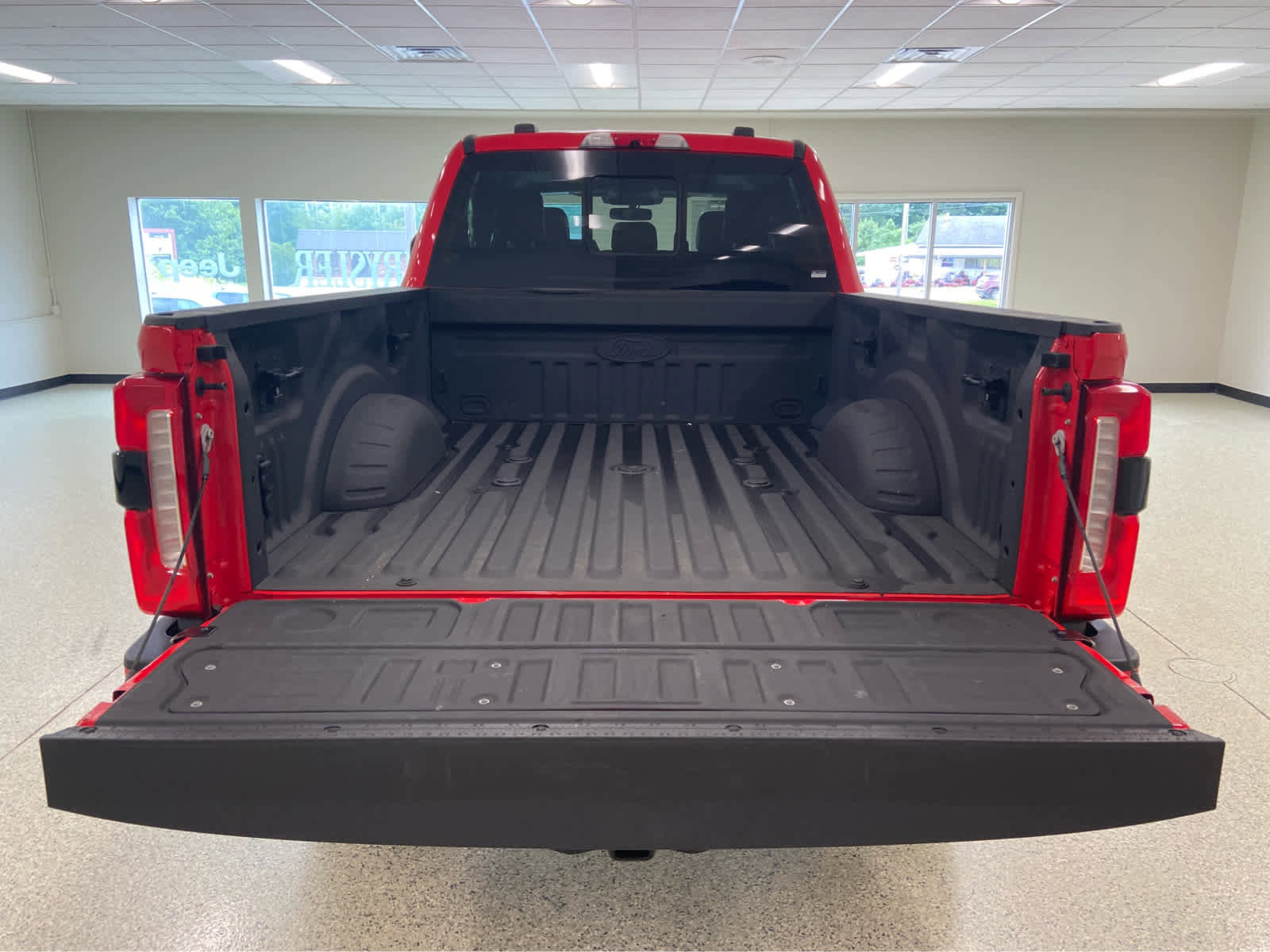 Used 2023 Ford F250 Lariat w/ Sport Appearance Package AWD/4WD image 13