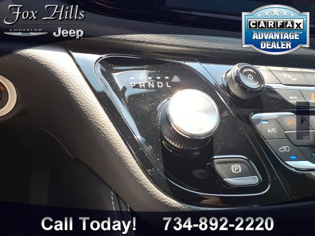 Used 2026 Chrysler Pacifica Limited FWD image 24