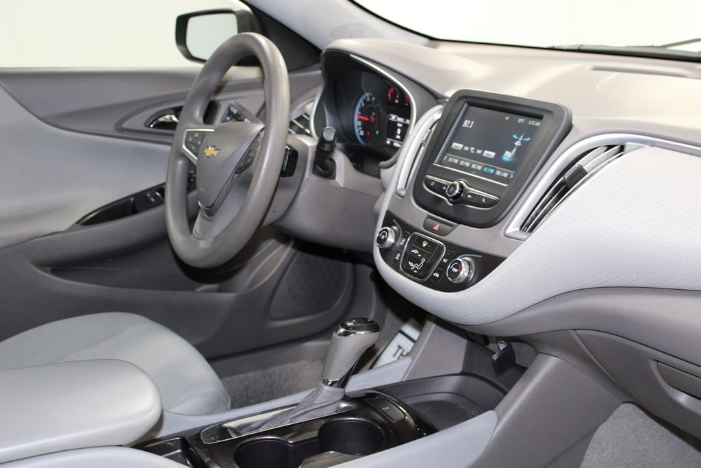Used 2017 Chevrolet Malibu LS image 25