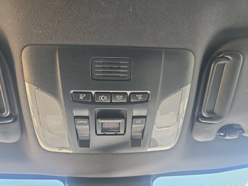 Used 2020 Toyota Corolla XSE FWD image 25