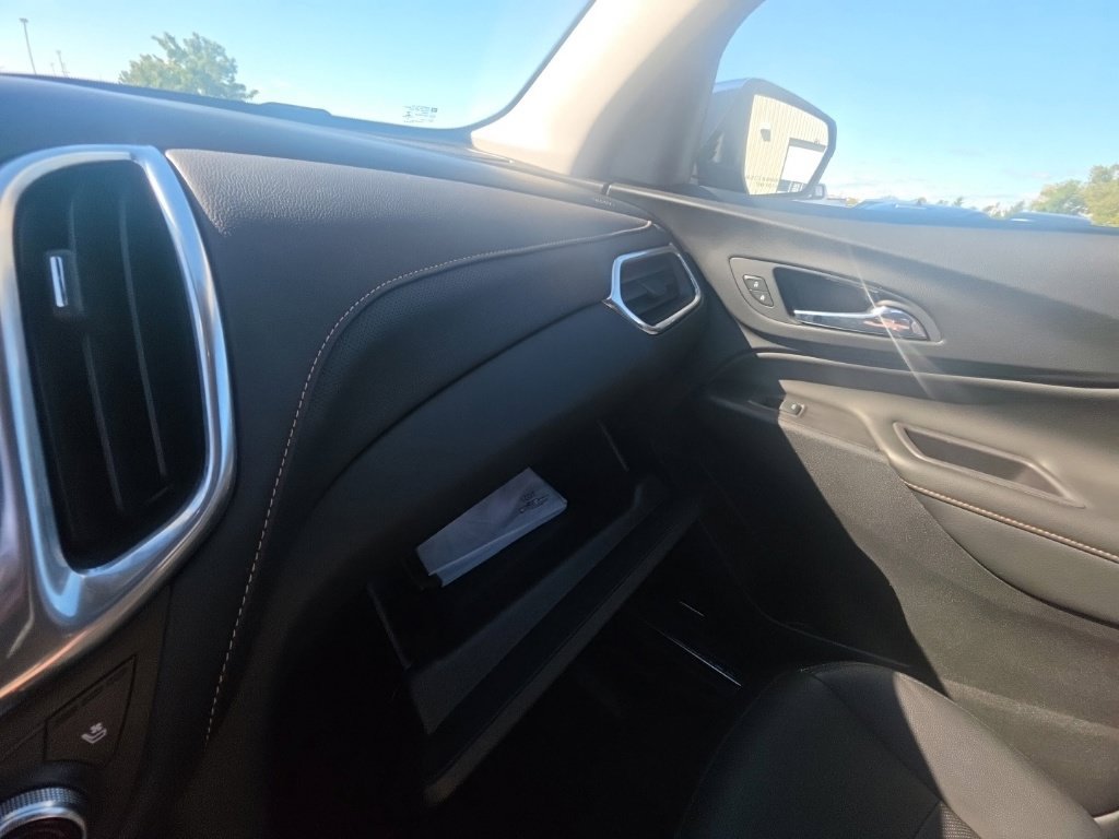 Used 2021 Chevrolet Equinox Premier AWD/4WD image 23