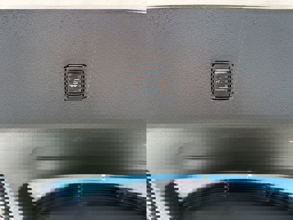 Used 2021 Chevrolet Traverse High Country image 22