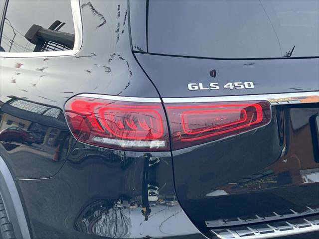 Used 2022 Mercedes-Benz GLS 450 4MATIC image 11