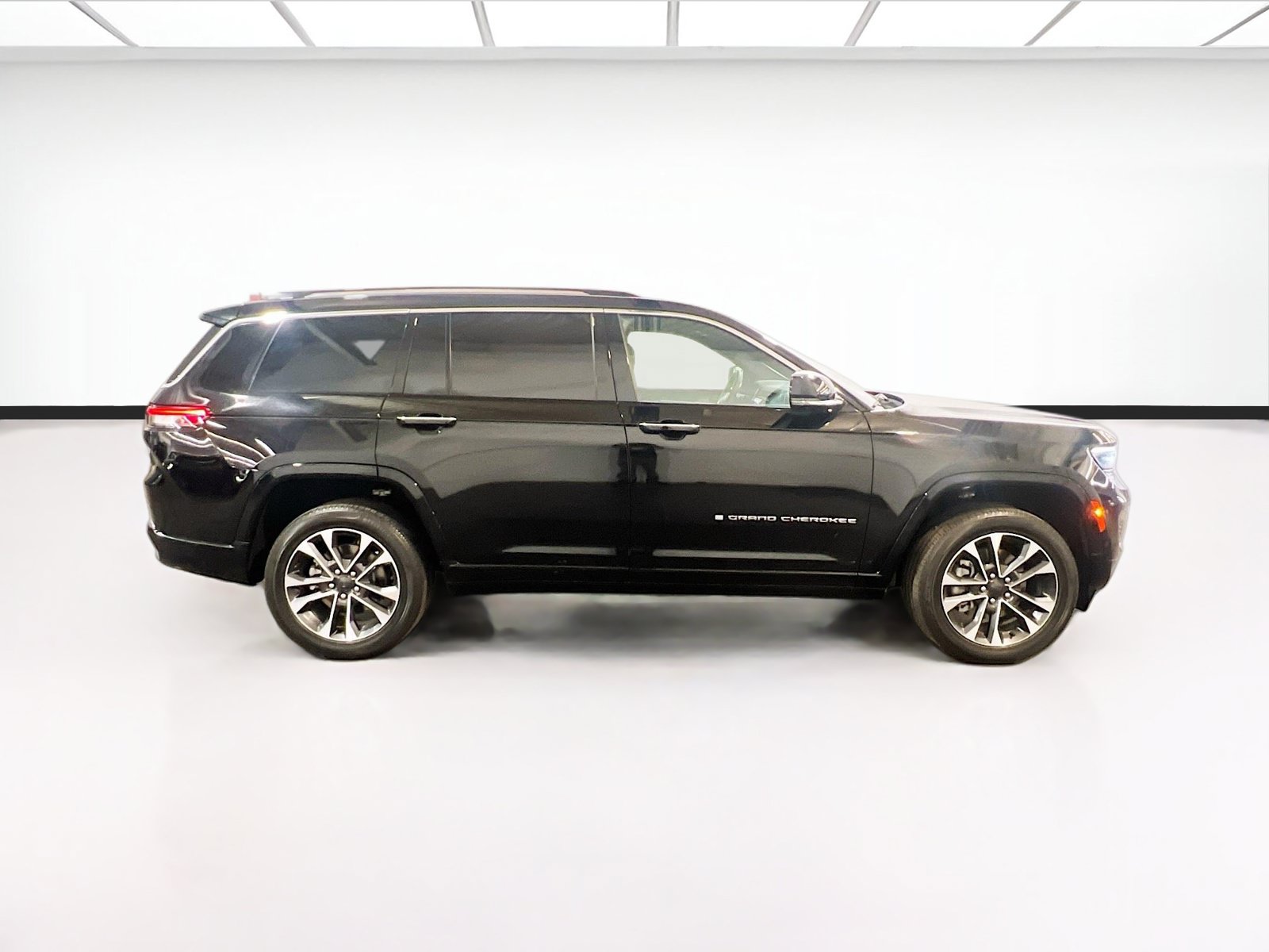 Used 2023 Jeep Grand Cherokee L Overland AWD/4WD image 26