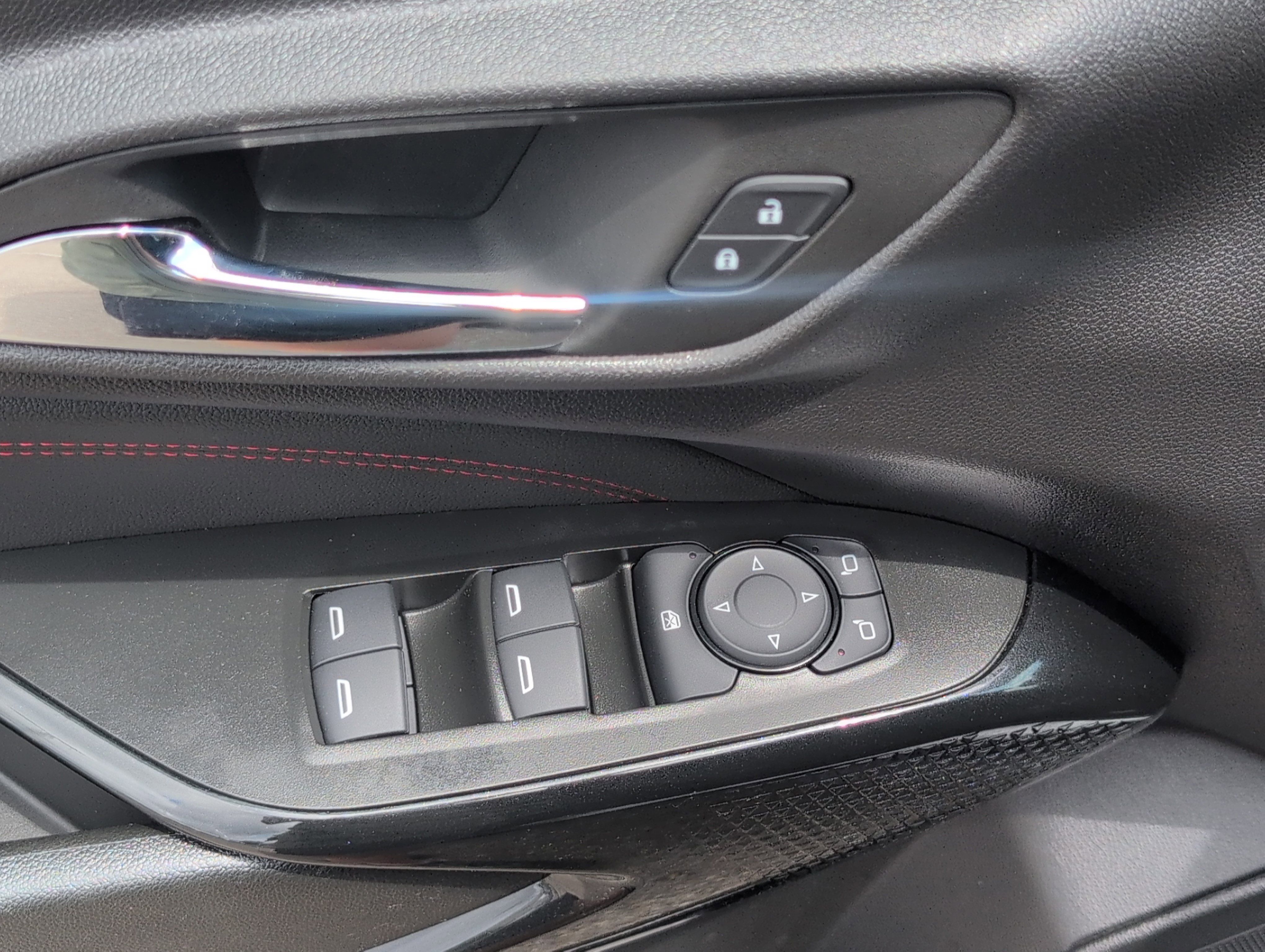 Certified 2026 Chevrolet Trax RS FWD image 16