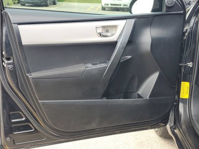 Used 2018 Toyota Corolla LE FWD image 8