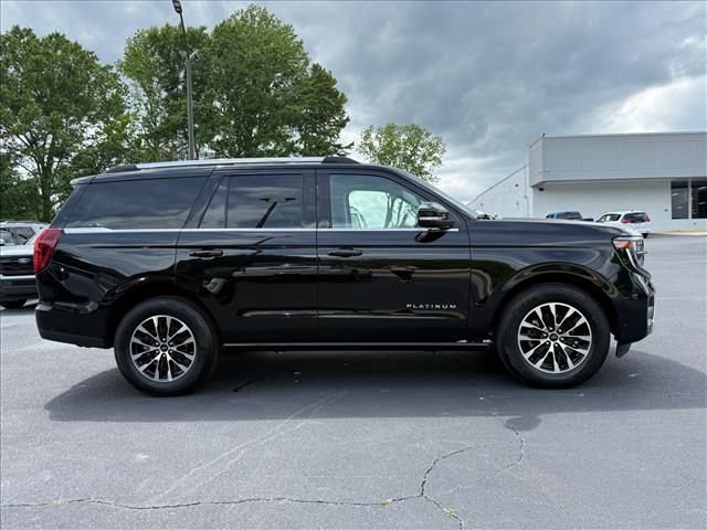 Used 2025 Ford Expedition Platinum AWD/4WD image 3