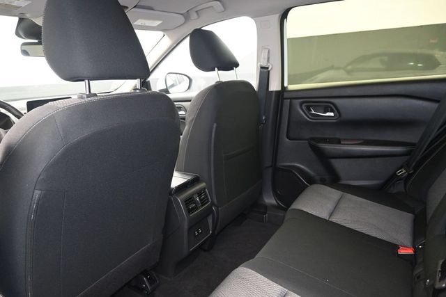 Used 2025 Nissan Rogue SV AWD/4WD image 10