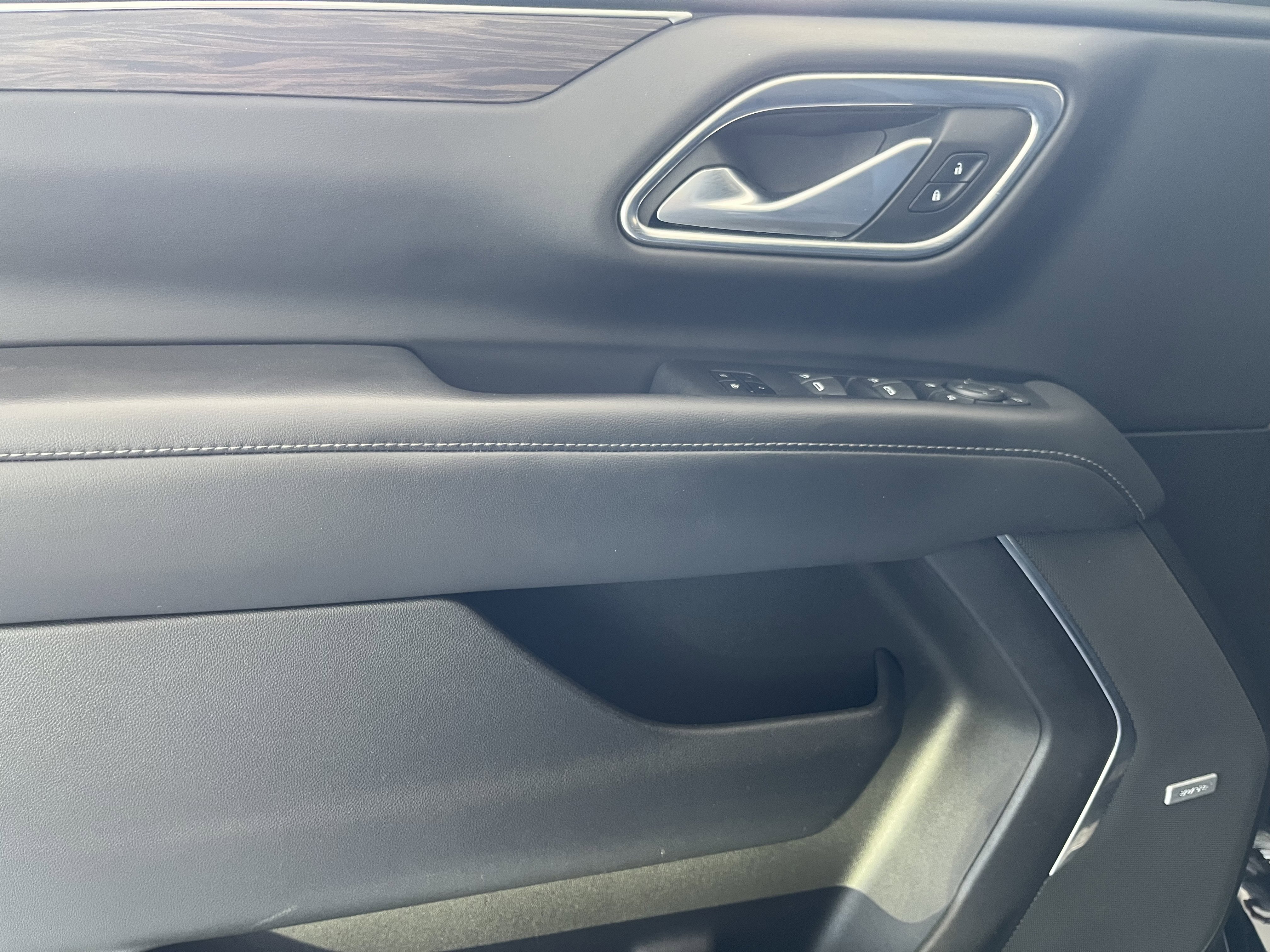 Used 2022 Chevrolet Tahoe LT w/ Luxury Package image 14