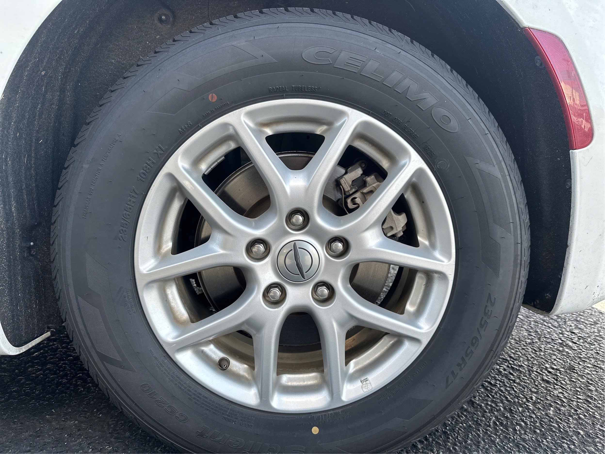 Used 2023 Chrysler Voyager LX image 14