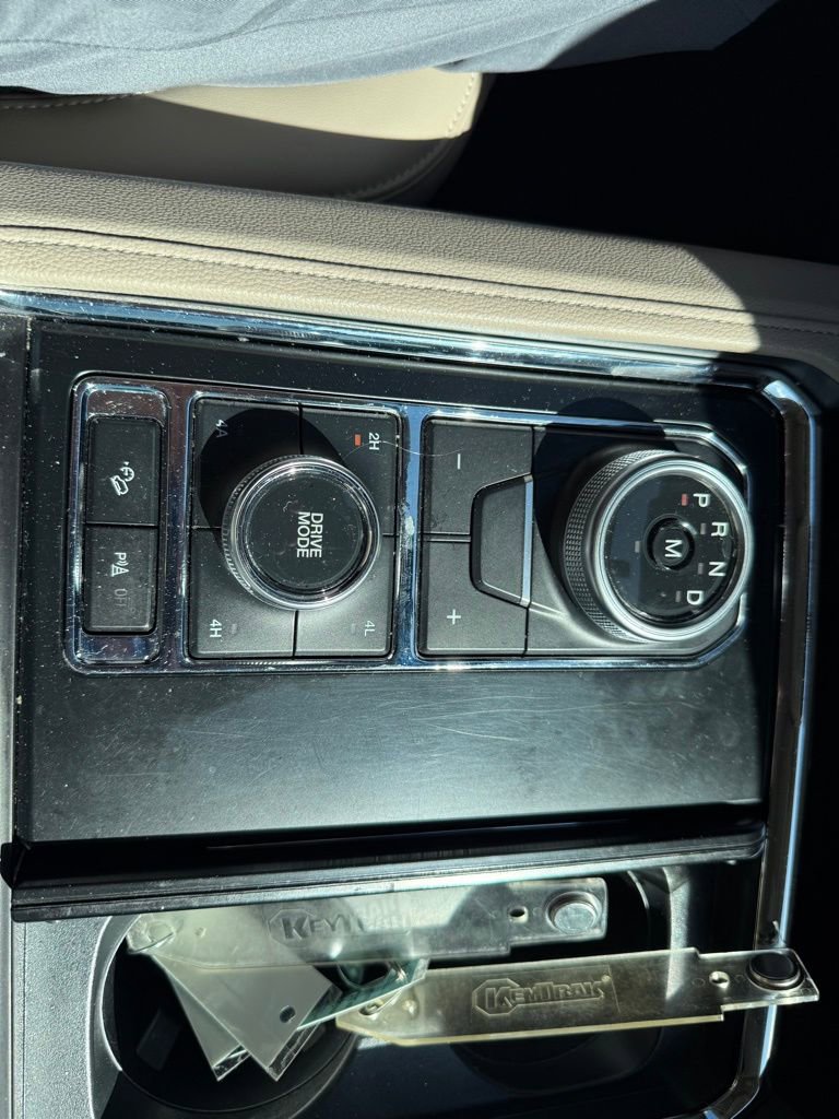 Used 2023 Ford Expedition XLT image 15