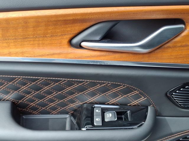 Certified 2022 Jeep Grand Cherokee Summit image 14