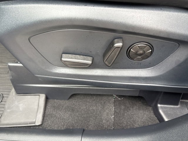 Used 2025 Ford Explorer ST-Line w/ Premium Package image 13