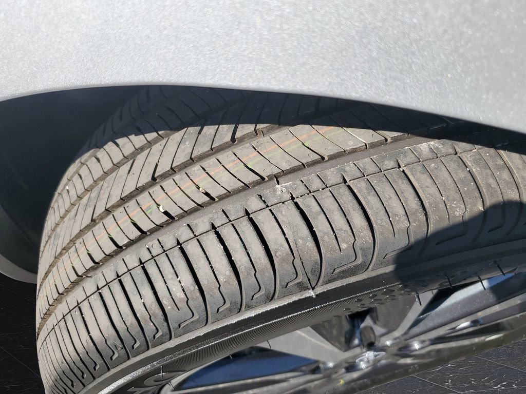 New 2025 Nissan Versa SV w/ Trunk Package image 33