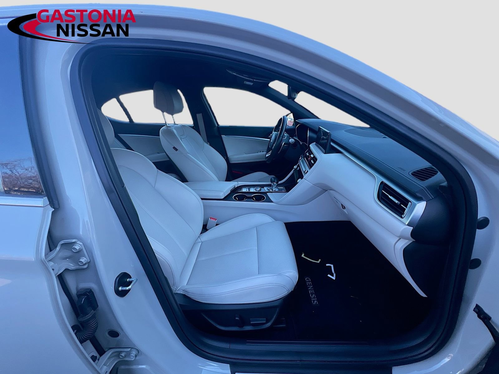 Used 2024 Genesis G70 2.5T image 38