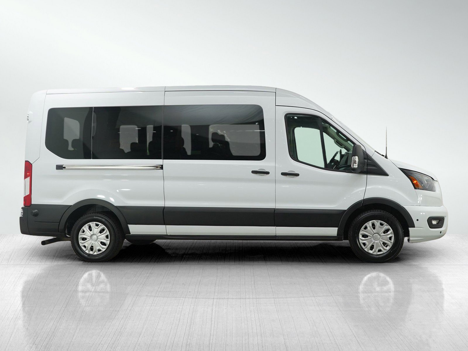 Used 2024 Ford Transit 350 XLT image 6