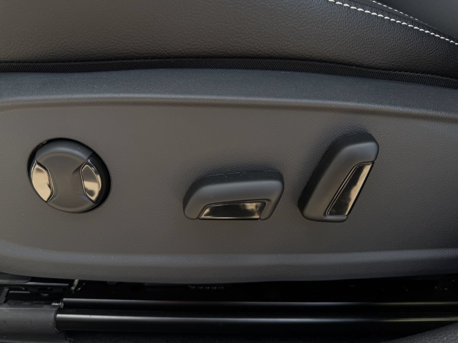 New 2026 Volkswagen Jetta SE FWD image 26