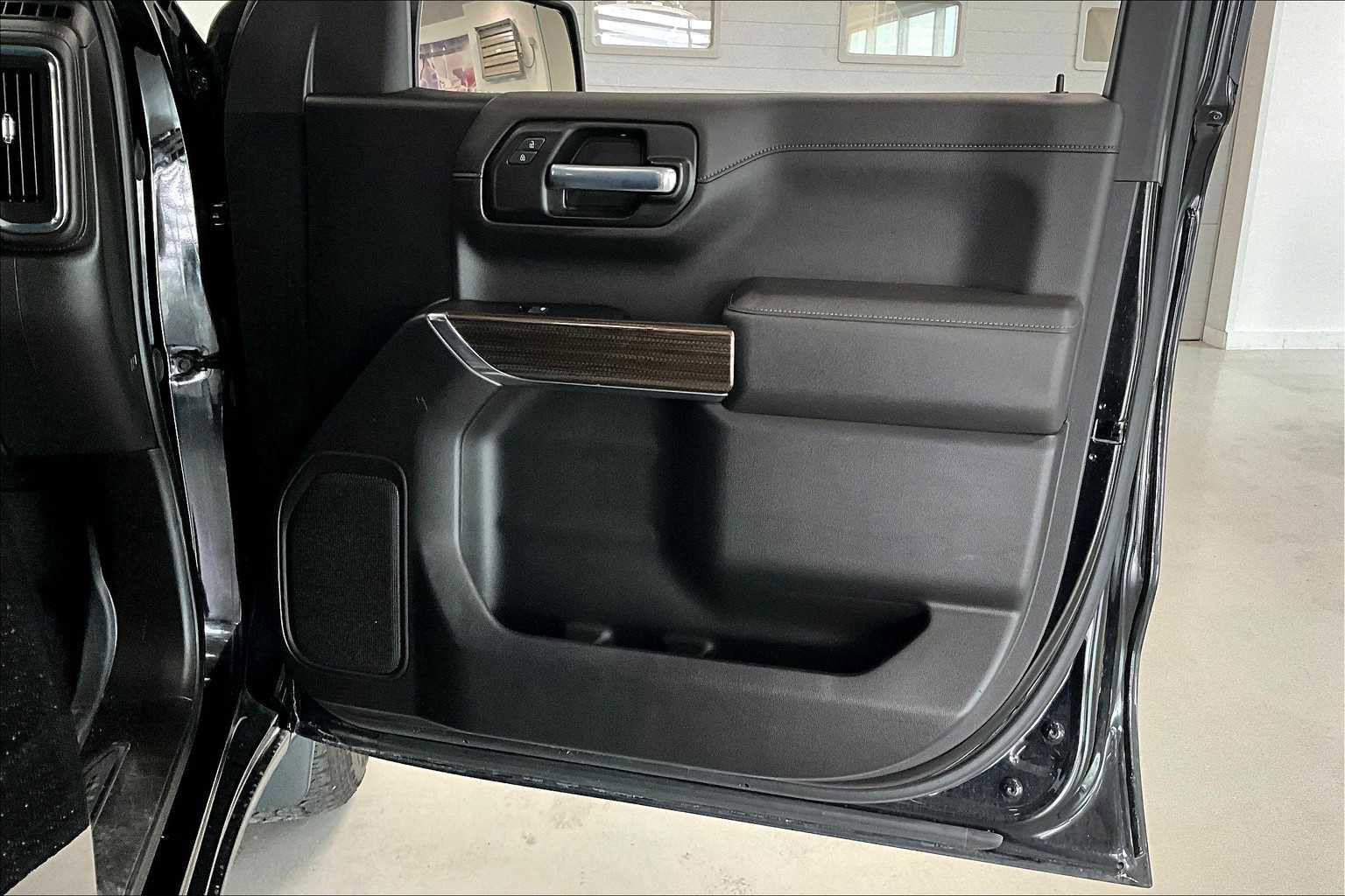 Used 2022 Chevrolet Silverado 1500 RST image 25