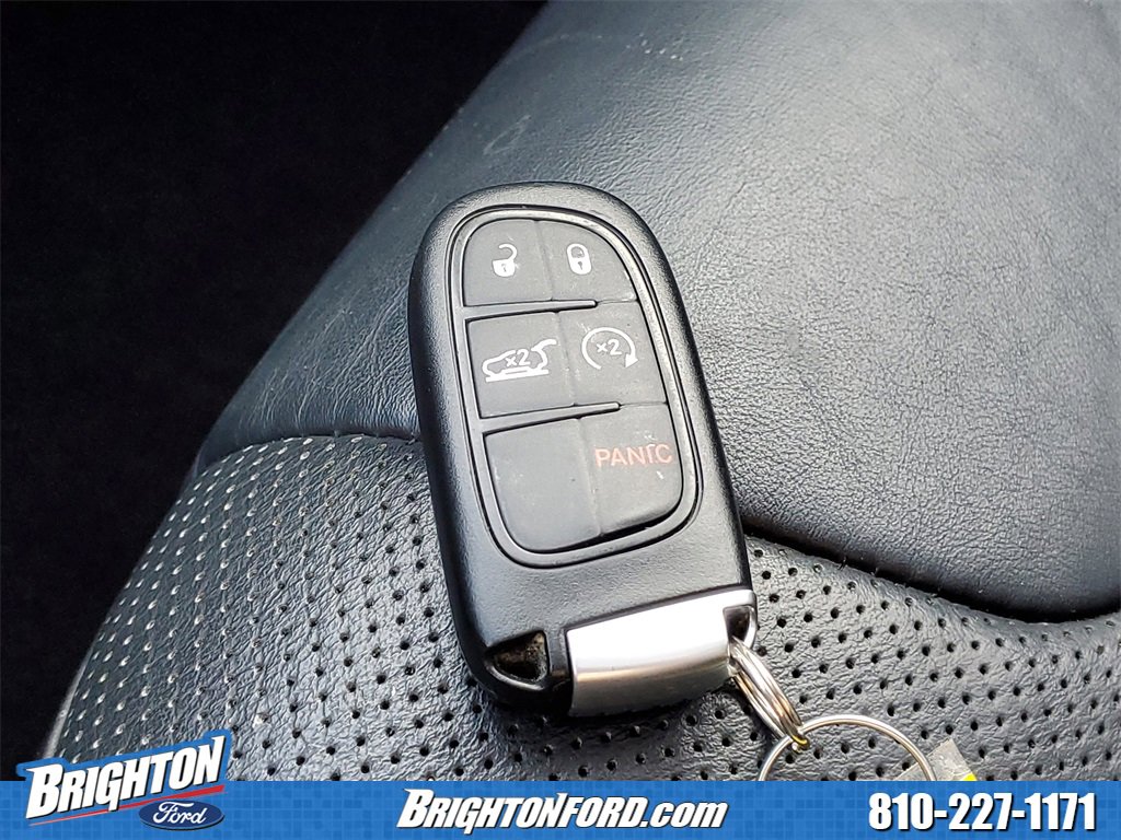 Used 2017 Jeep Cherokee Trailhawk image 32