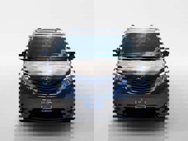 Used 2017 Toyota Sienna XLE w/ XLE Navigation Package image 8