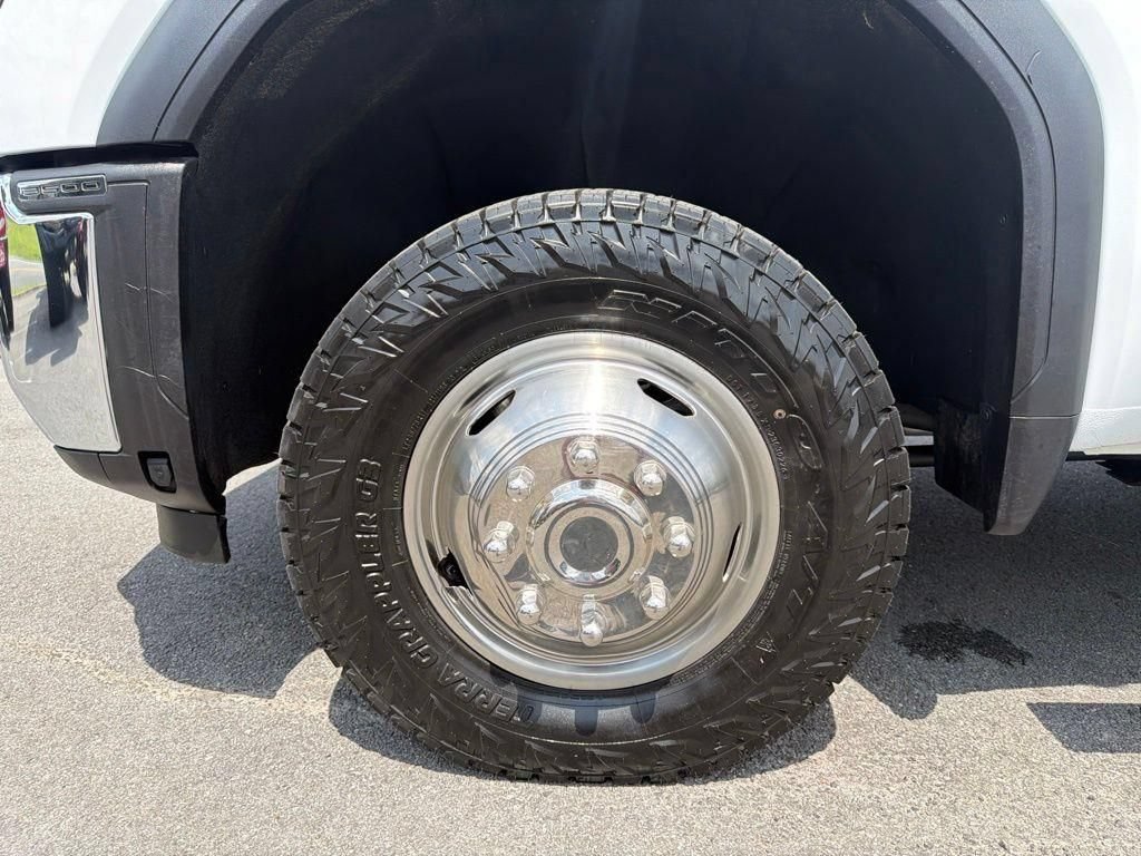 Used 2024 GMC Sierra 3500 Pro w/ Convenience Package AWD/4WD image 14