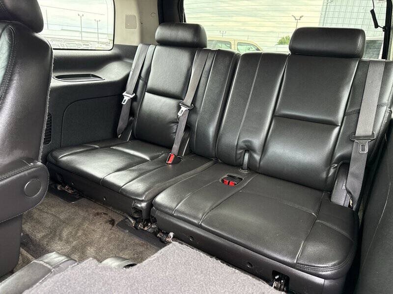 Used 2011 Cadillac Escalade AWD w/ Touring Package image 20