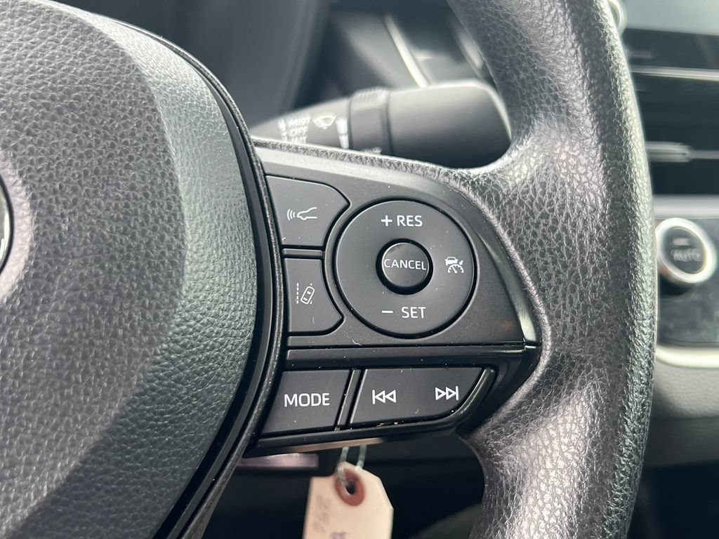 Used 2022 Toyota Corolla LE FWD image 22