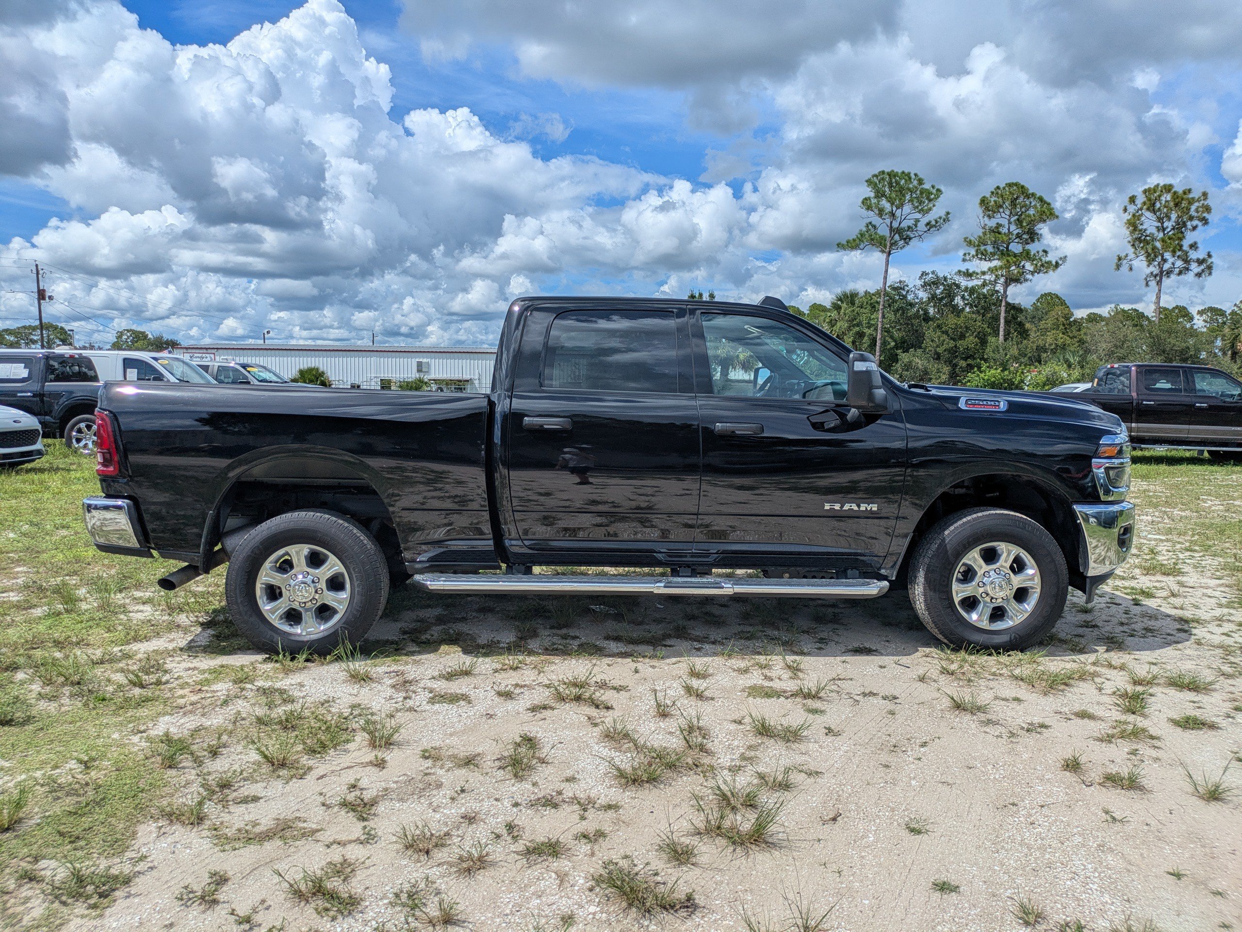 Used 2026 RAM 2500 Big Horn AWD/4WD image 3