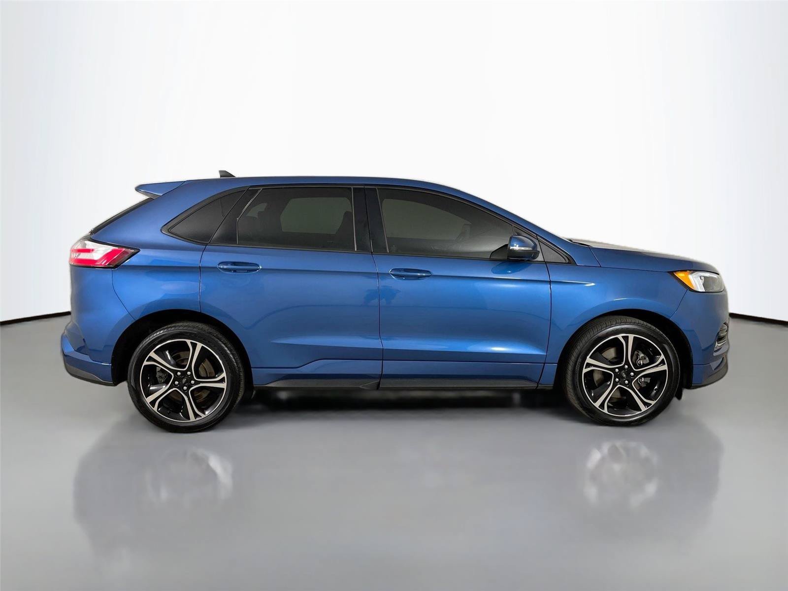 Used 2020 Ford Edge ST w/ Cold Weather Package AWD/4WD image 18