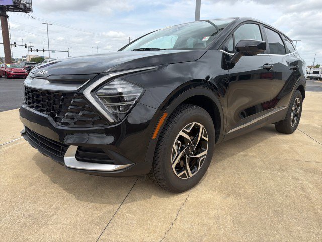 Used 2024 Kia Sportage LX image 8