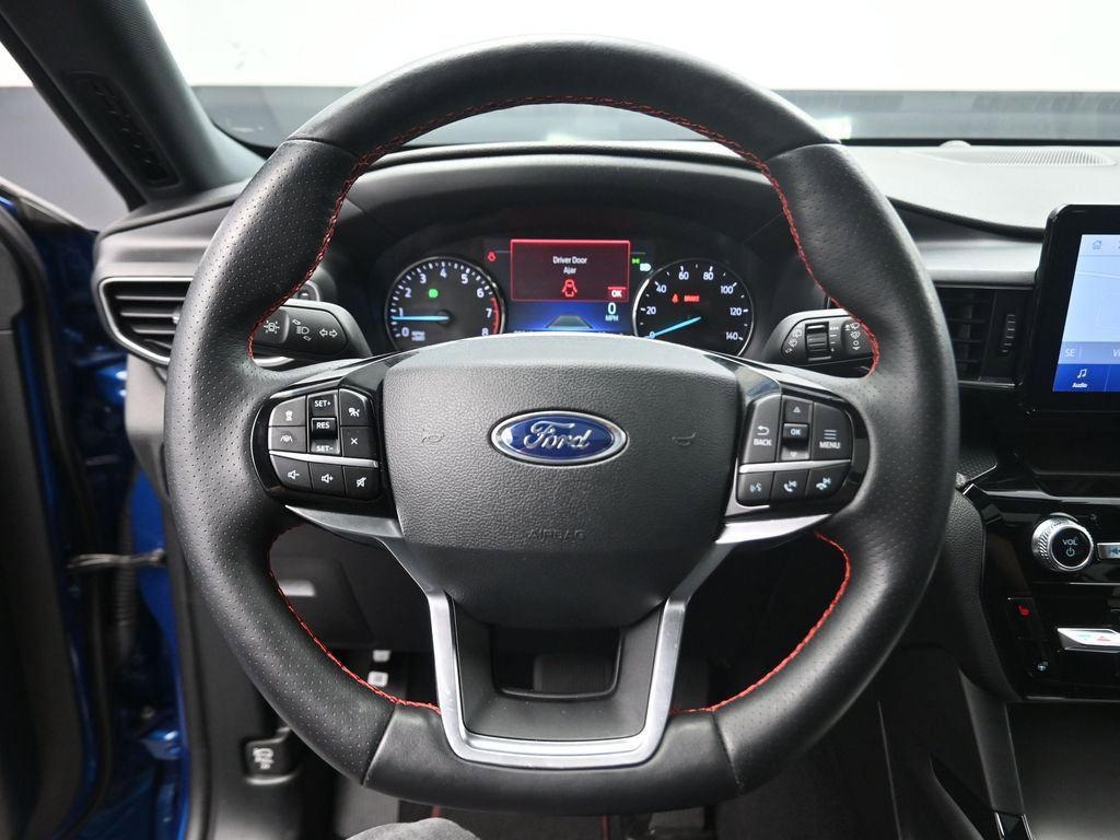 Used 2023 Ford Explorer ST-Line w/ Class IV Trailer Tow Package image 6