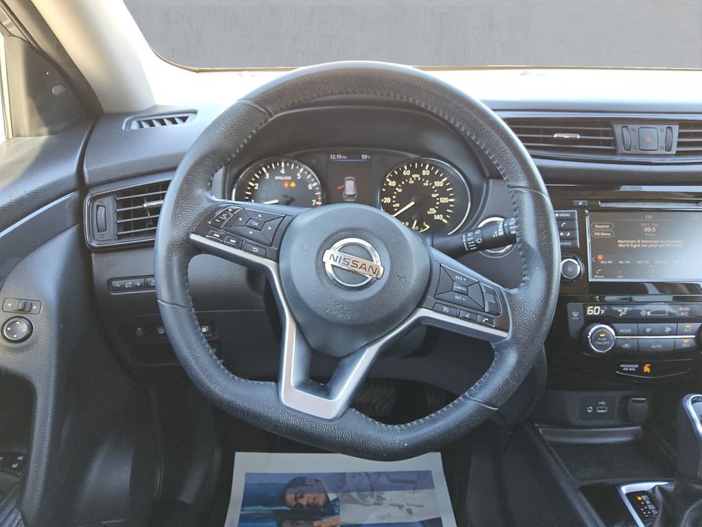 Used 2019 Nissan Rogue SV image 12