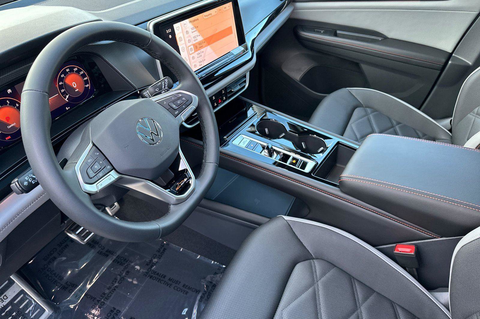 New 2026 Volkswagen Atlas Peak Edition image 9