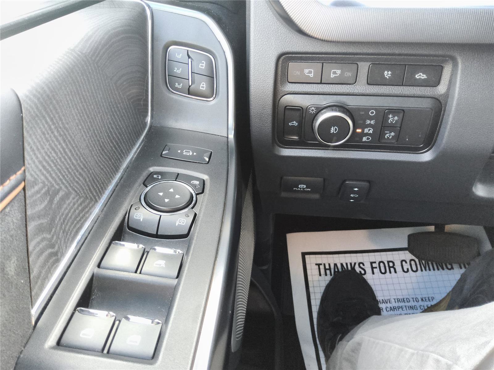 Used 2024 Ford F350 Platinum w/ Tremor Off-Road Package image 34