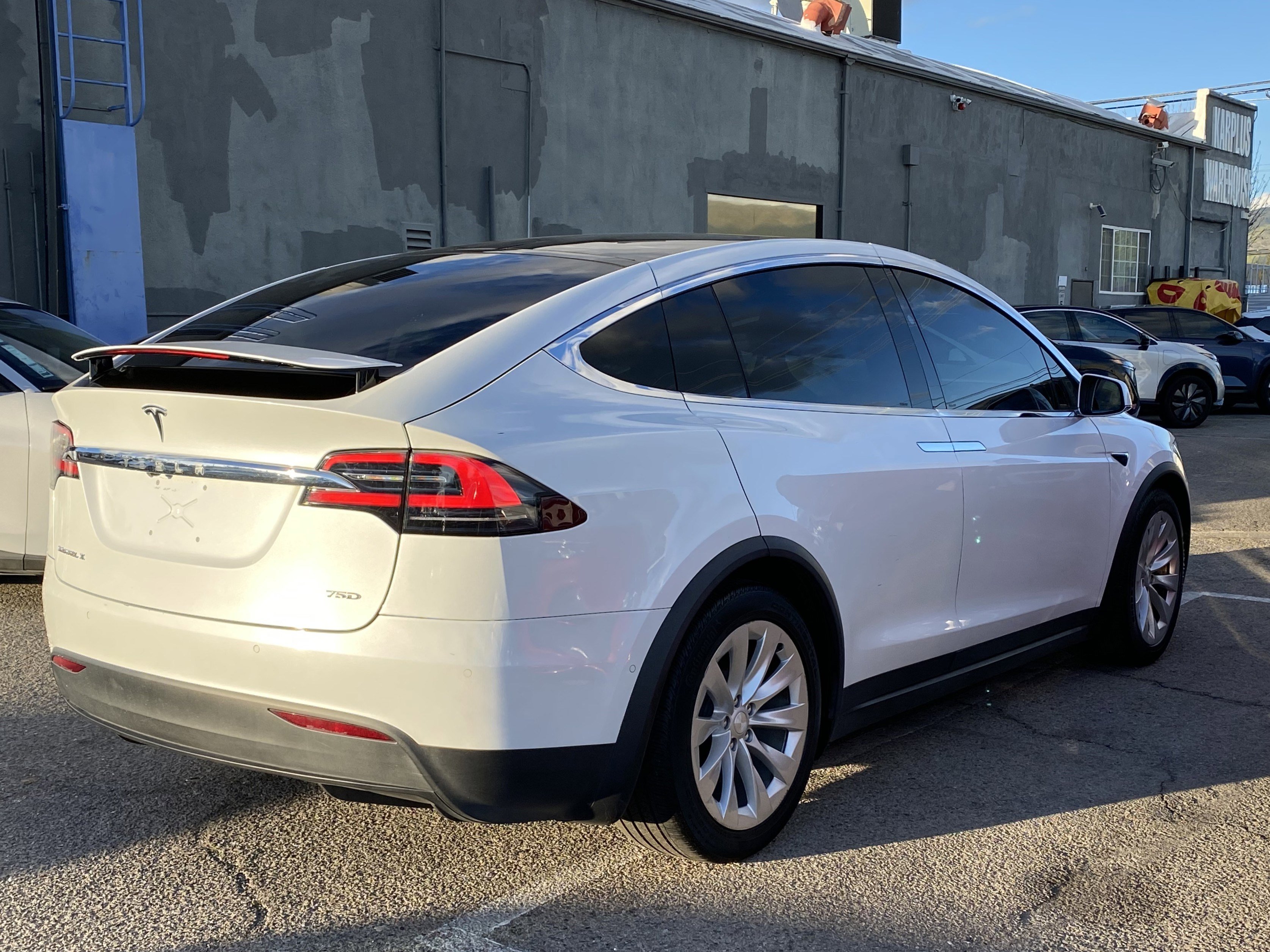 Used 2018 Tesla Model X 75D image 10