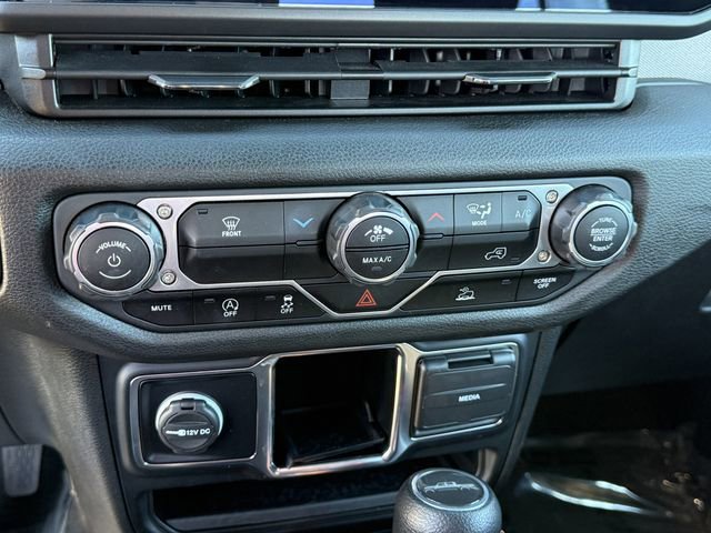 Used 2024 Jeep Gladiator Sport image 19