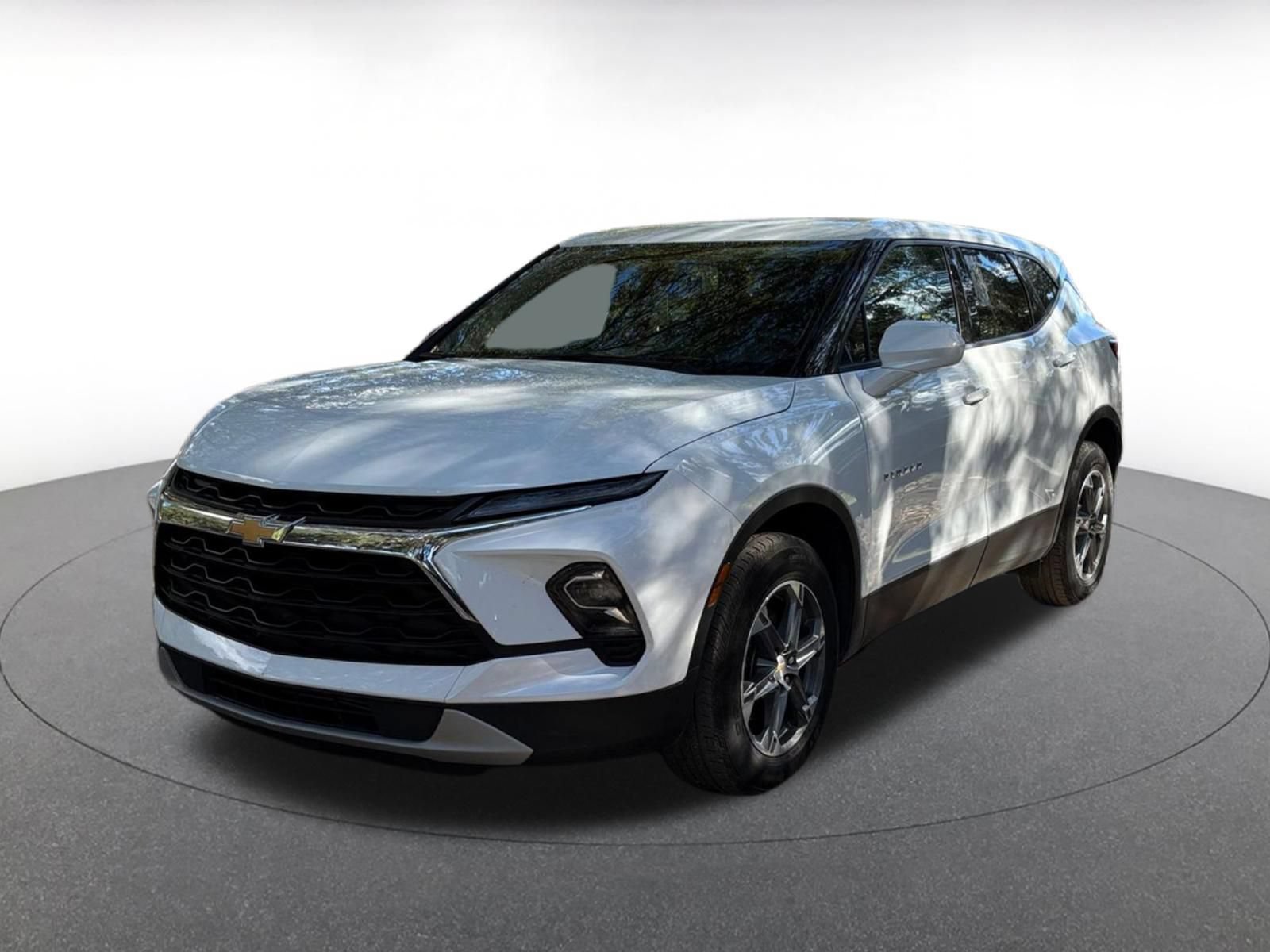 Used 2026 Chevrolet Blazer LT FWD image 4