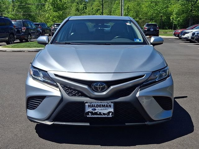Used 2020 Toyota Camry SE FWD image 2
