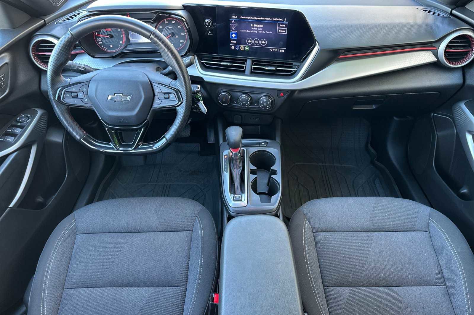 Used 2024 Chevrolet Trax RS w/ Sunroof Package image 15