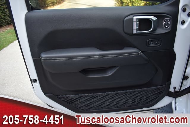 Used 2023 Jeep Wrangler Unlimited Sahara w/ Cold Weather Group AWD/4WD image 21