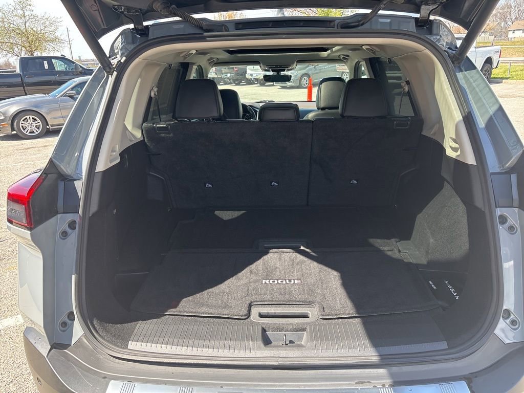 Used 2022 Nissan Rogue SL w/ SL Premium Package image 4