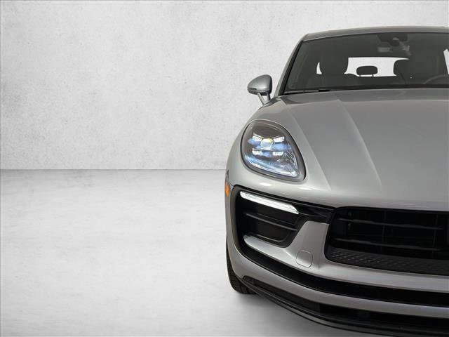 Certified 2025 Porsche Macan Turbo image 12