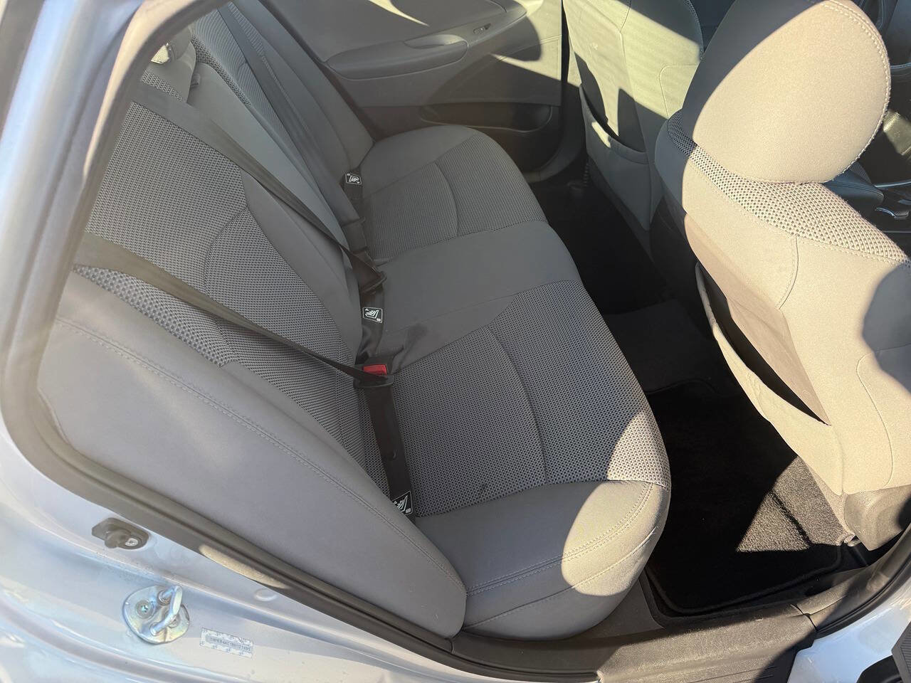 Used 2011 Hyundai Sonata GLS w/ Popular Equipment Pkg 2 FWD image 11