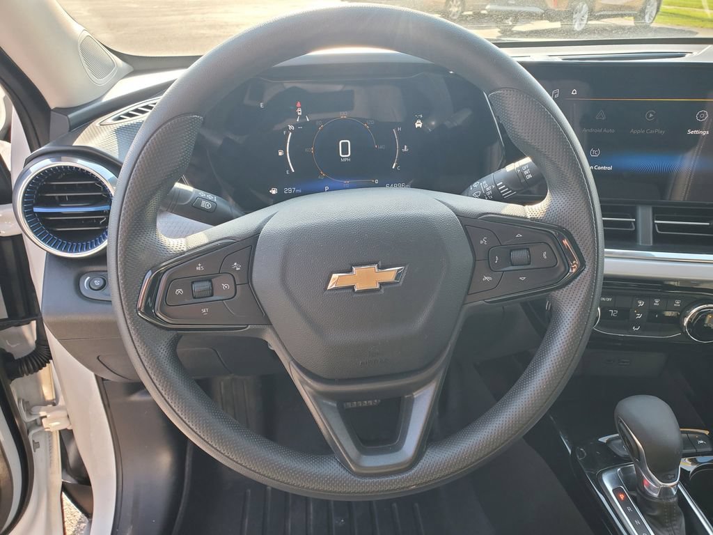 Certified 2024 Chevrolet Trax LT FWD image 11