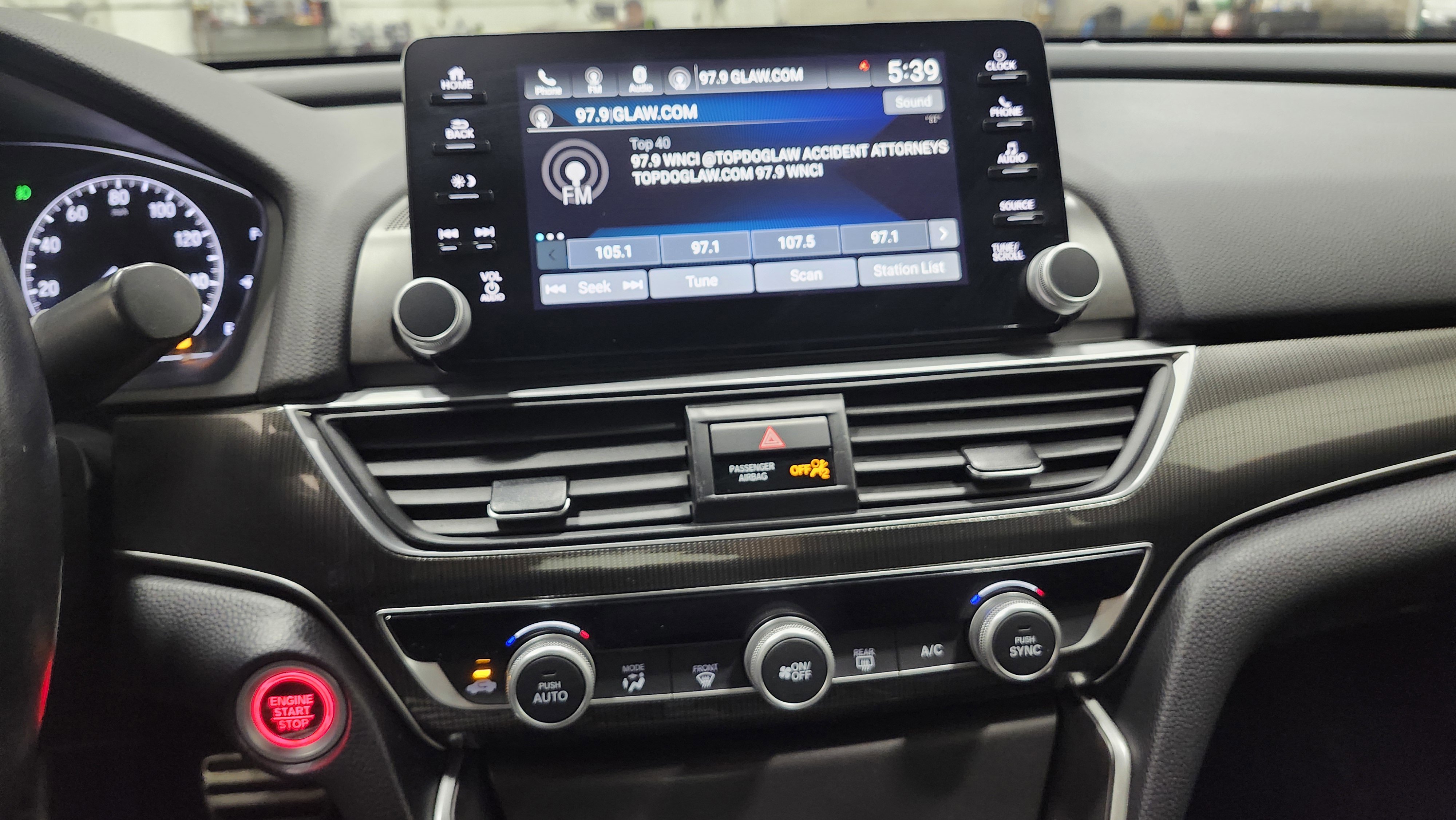 Used 2018 Honda Accord Sport image 29