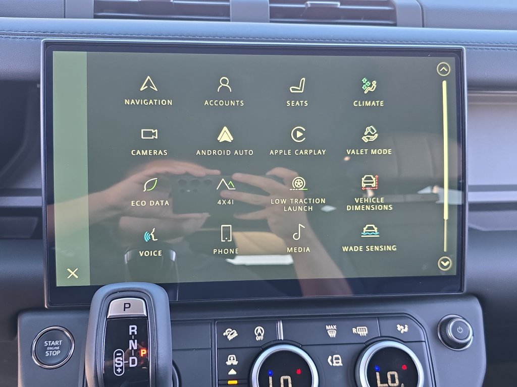New 2026 Land Rover Defender 110 X AWD/4WD image 22