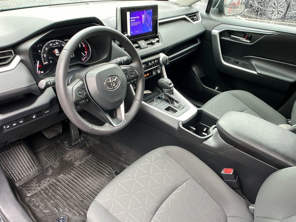 Used 2024 Toyota RAV4 XLE w/ Convenience Package image 10