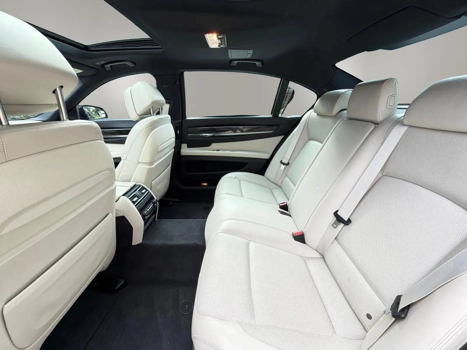Used 2013 BMW 750Li RWD image 15